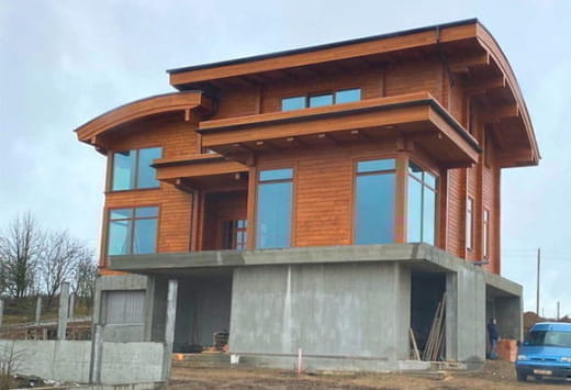 Деревянные окна из дуба в частном доме