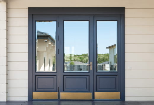 Входные деревянные двери из лиственницы