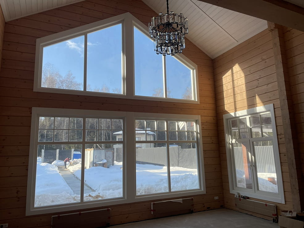 Деревянные окна из сосны в частном доме