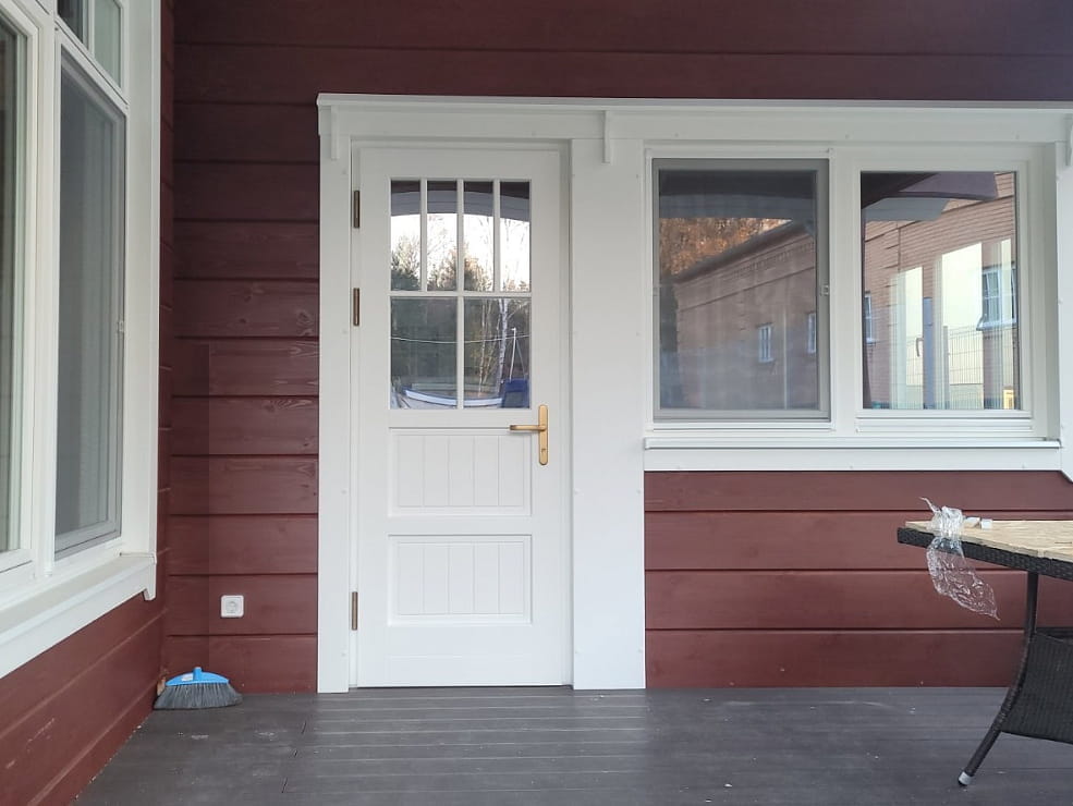 Деревянные окна из сосны в частном доме